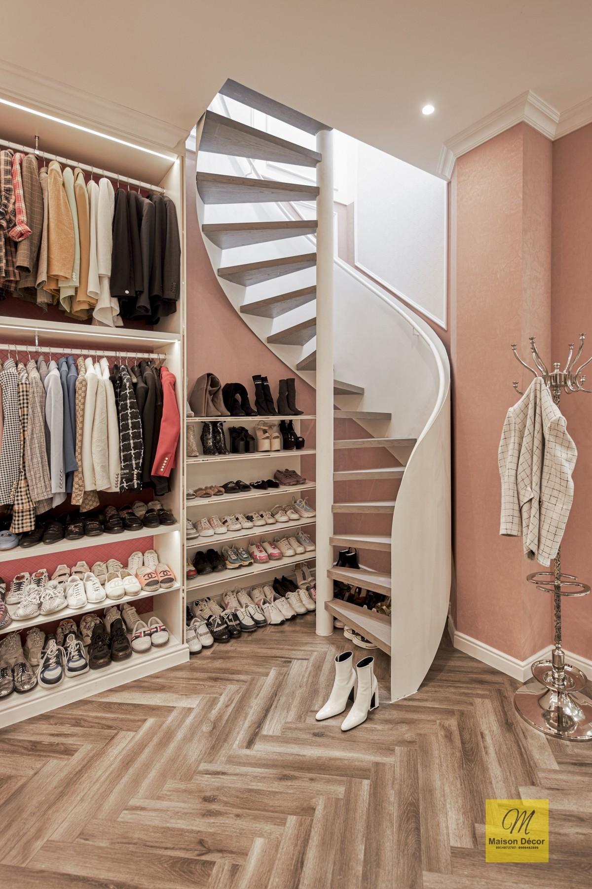 HOA HẬU HƯƠNG GIANG