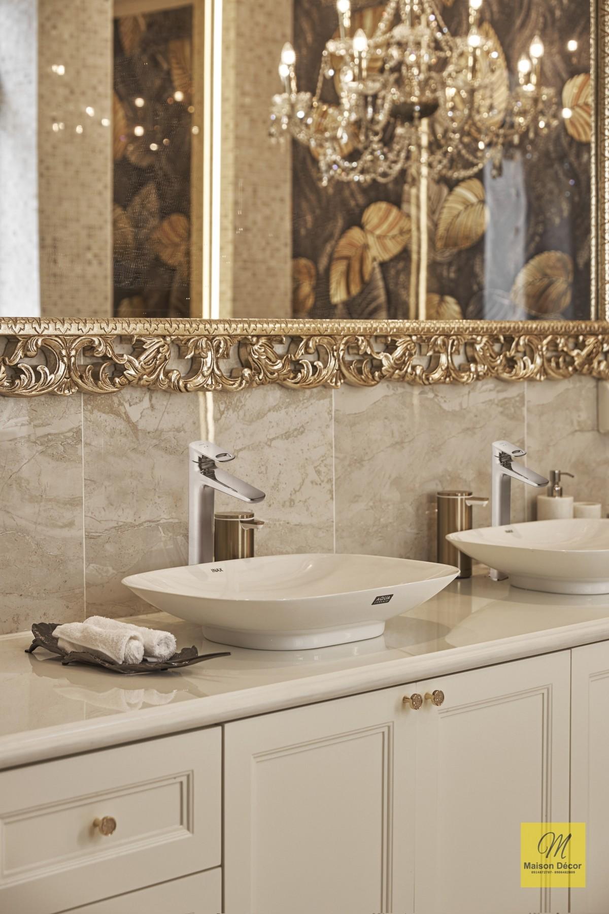 HOA HẬU HƯƠNG GIANG